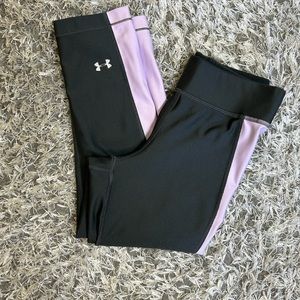 Under Armour athletic yoga leggings short gray with Purple stripes Womens Sz S